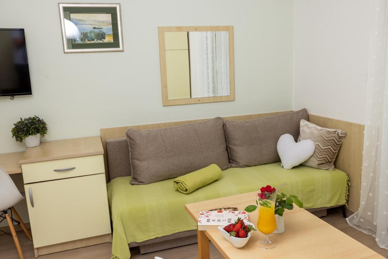 Rooms & Apartments Villa Anka Tucepi Ngoại thất bức ảnh