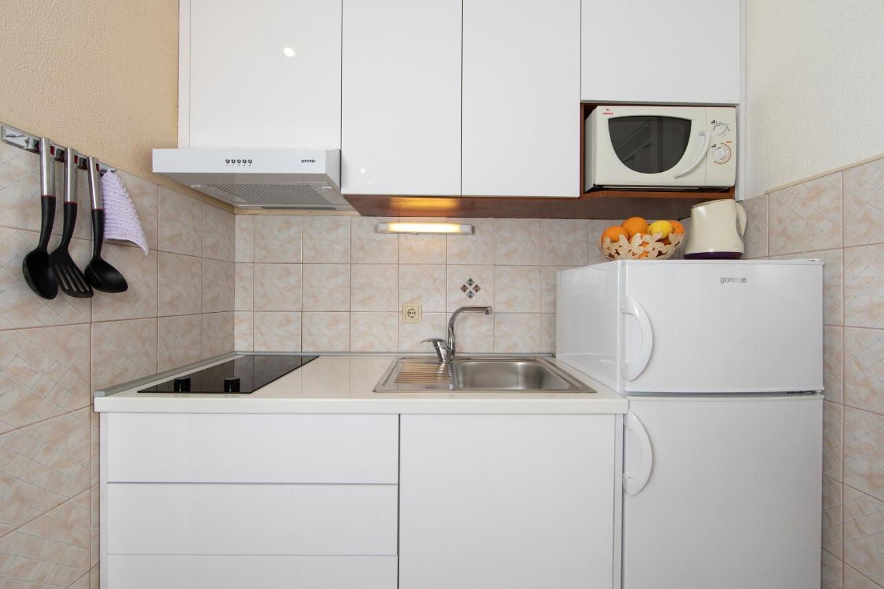 Rooms & Apartments Villa Anka Tucepi Ngoại thất bức ảnh