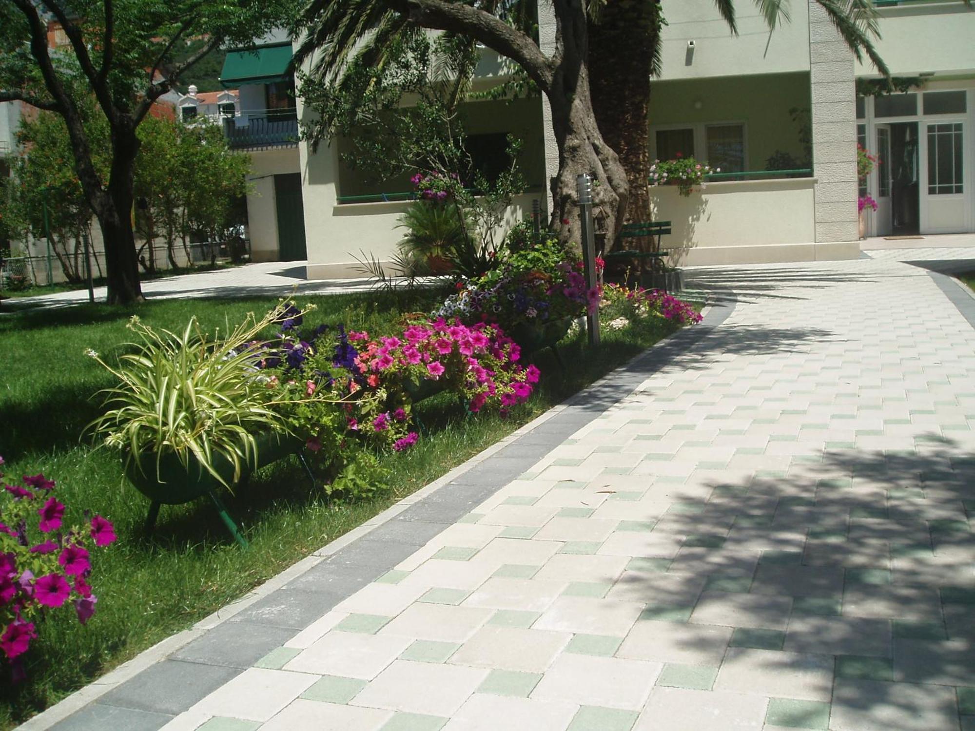 Rooms & Apartments Villa Anka Tucepi Ngoại thất bức ảnh