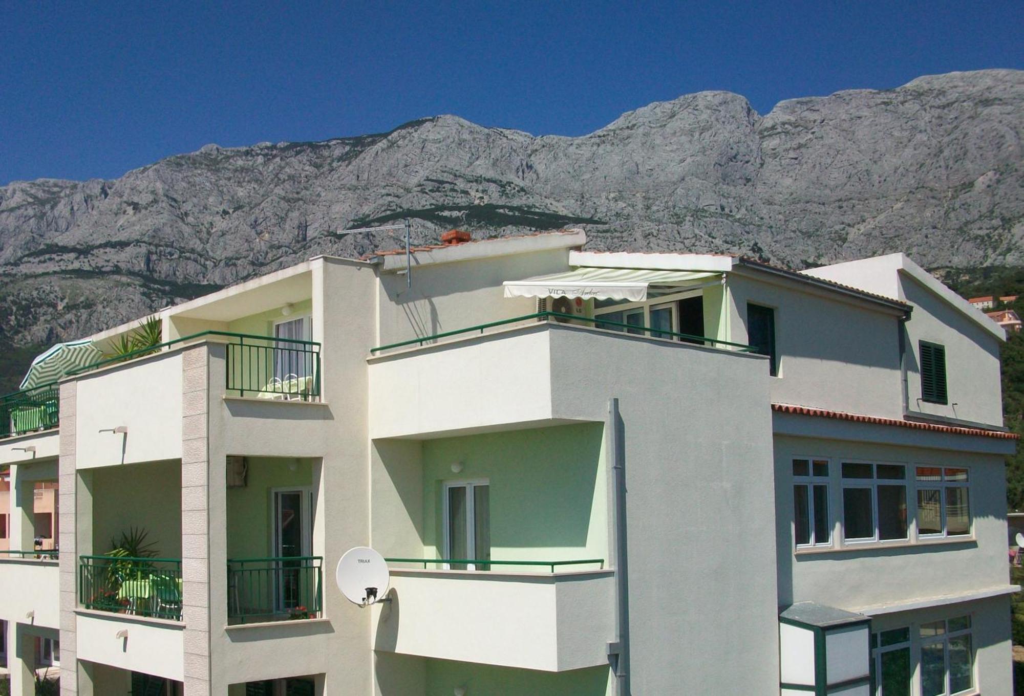 Rooms & Apartments Villa Anka Tucepi Ngoại thất bức ảnh