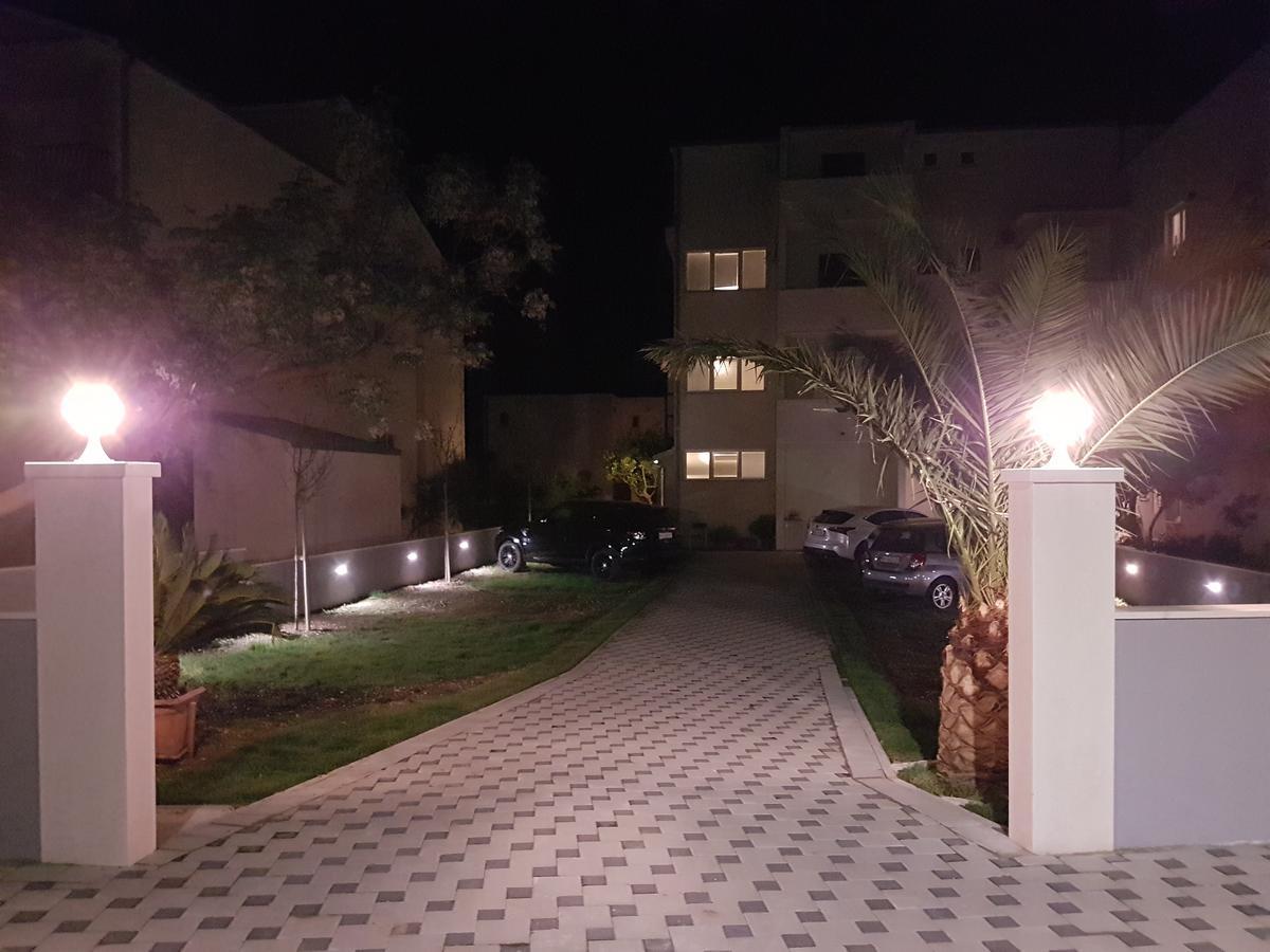 Rooms & Apartments Villa Anka Tucepi Ngoại thất bức ảnh
