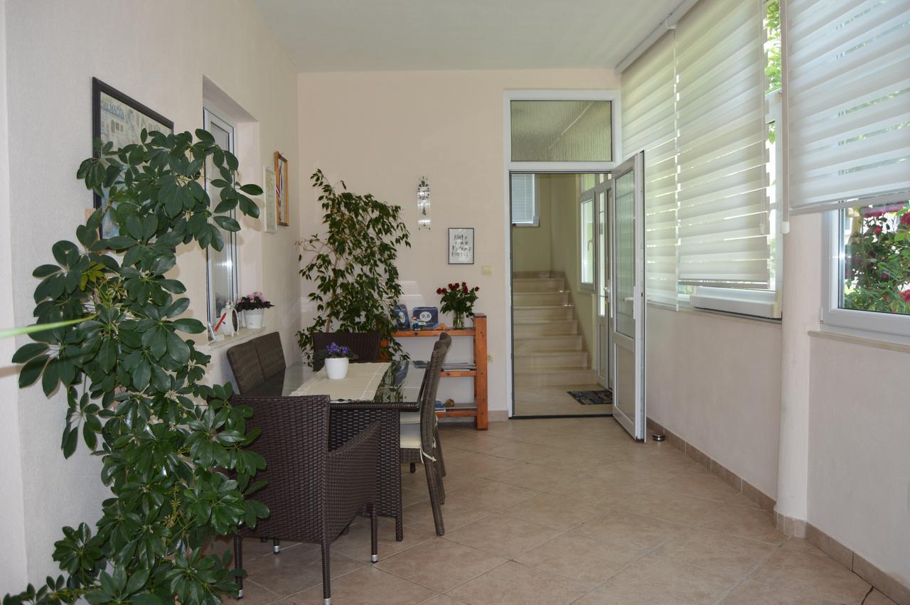 Rooms & Apartments Villa Anka Tucepi Ngoại thất bức ảnh